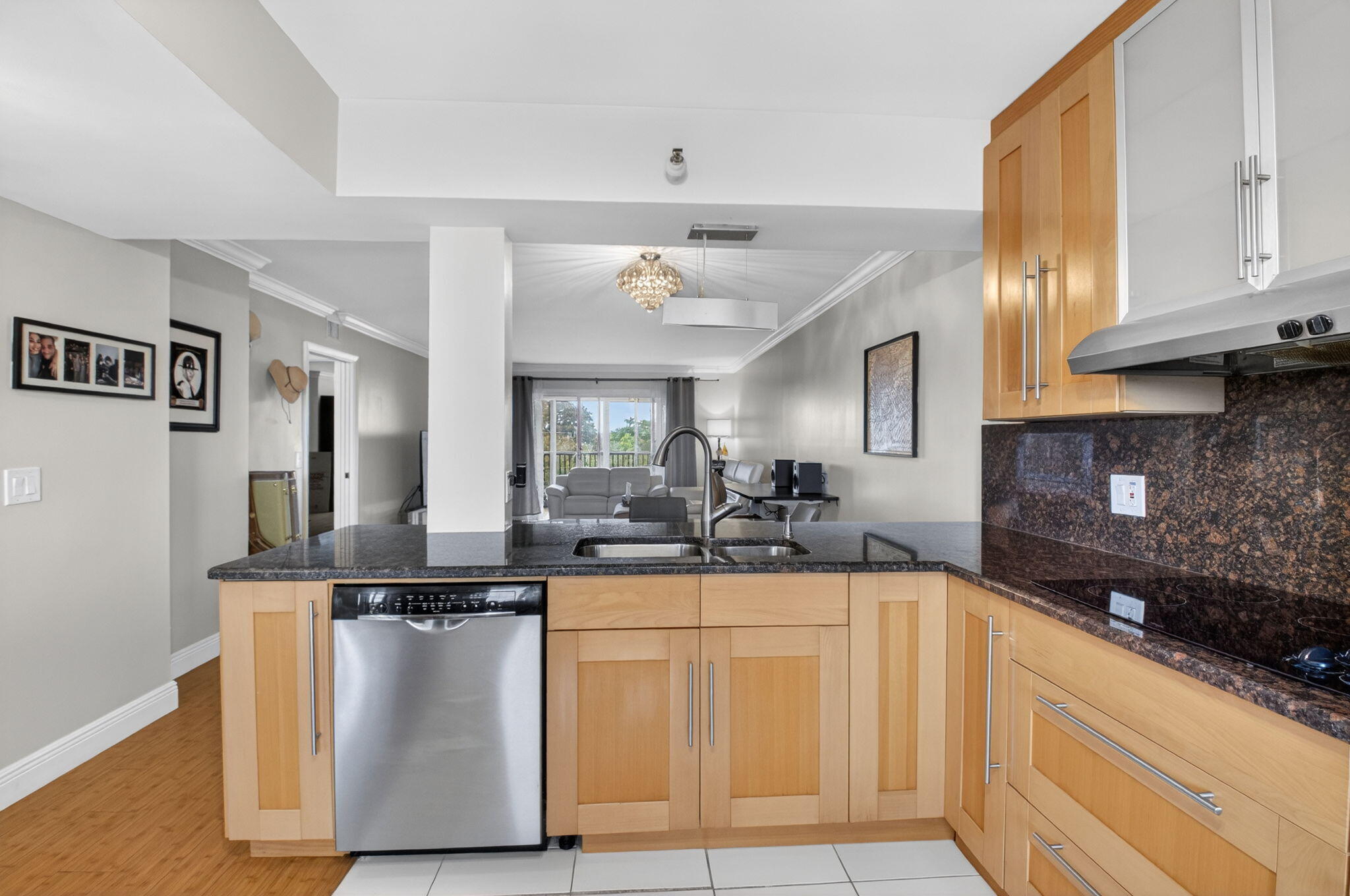 HUNTINGTON LAKES SEC ONE CONDOS - Residential