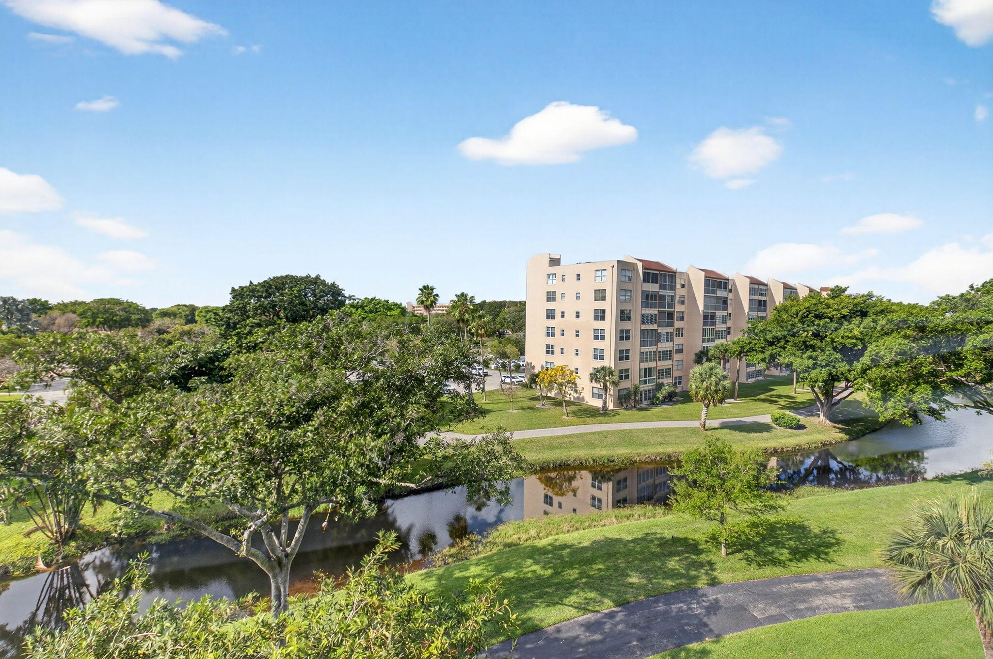 HUNTINGTON LAKES SEC ONE CONDOS - Residential