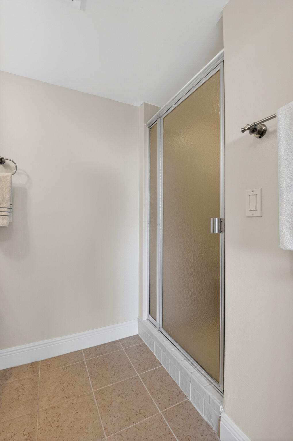 HUNTINGTON LAKES SEC ONE CONDOS - Residential