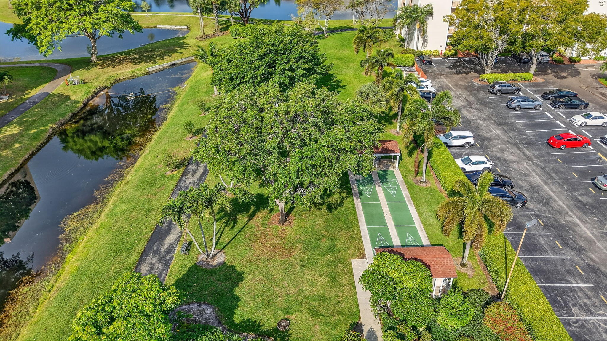 HUNTINGTON LAKES SEC ONE CONDOS - Residential