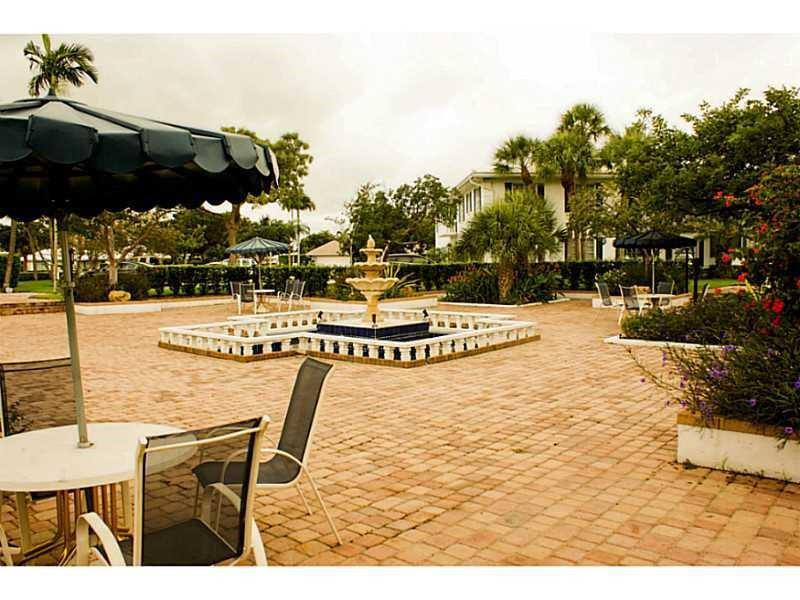 Imperial Point Colonnades - Residential