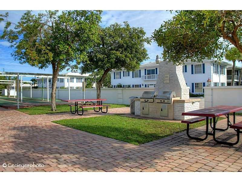 Imperial Point Colonnades - Residential