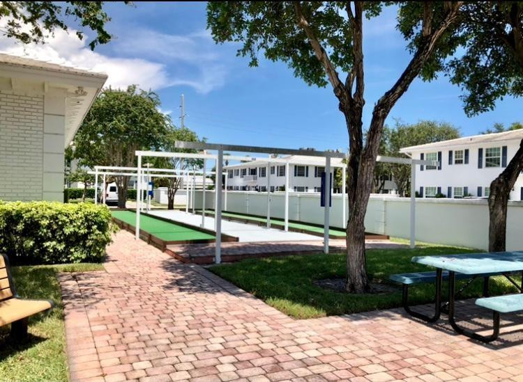 Imperial Point Colonnades - Residential