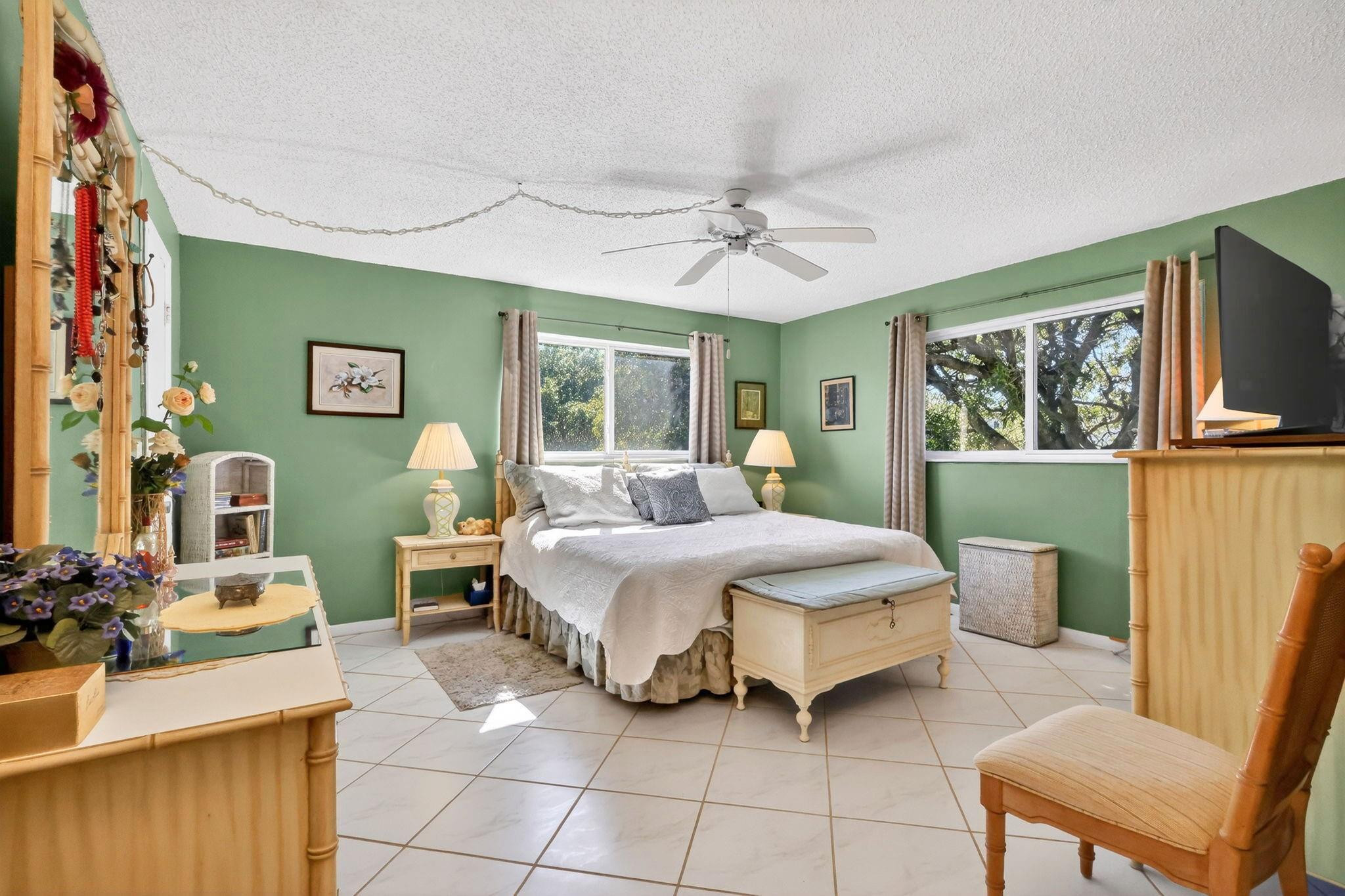 VILLAGE ROYALE FOREST GREEN - Residential