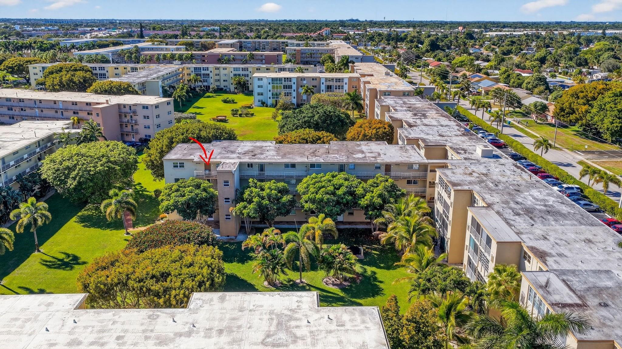 VILLAGE ROYALE FOREST GREEN - Residential