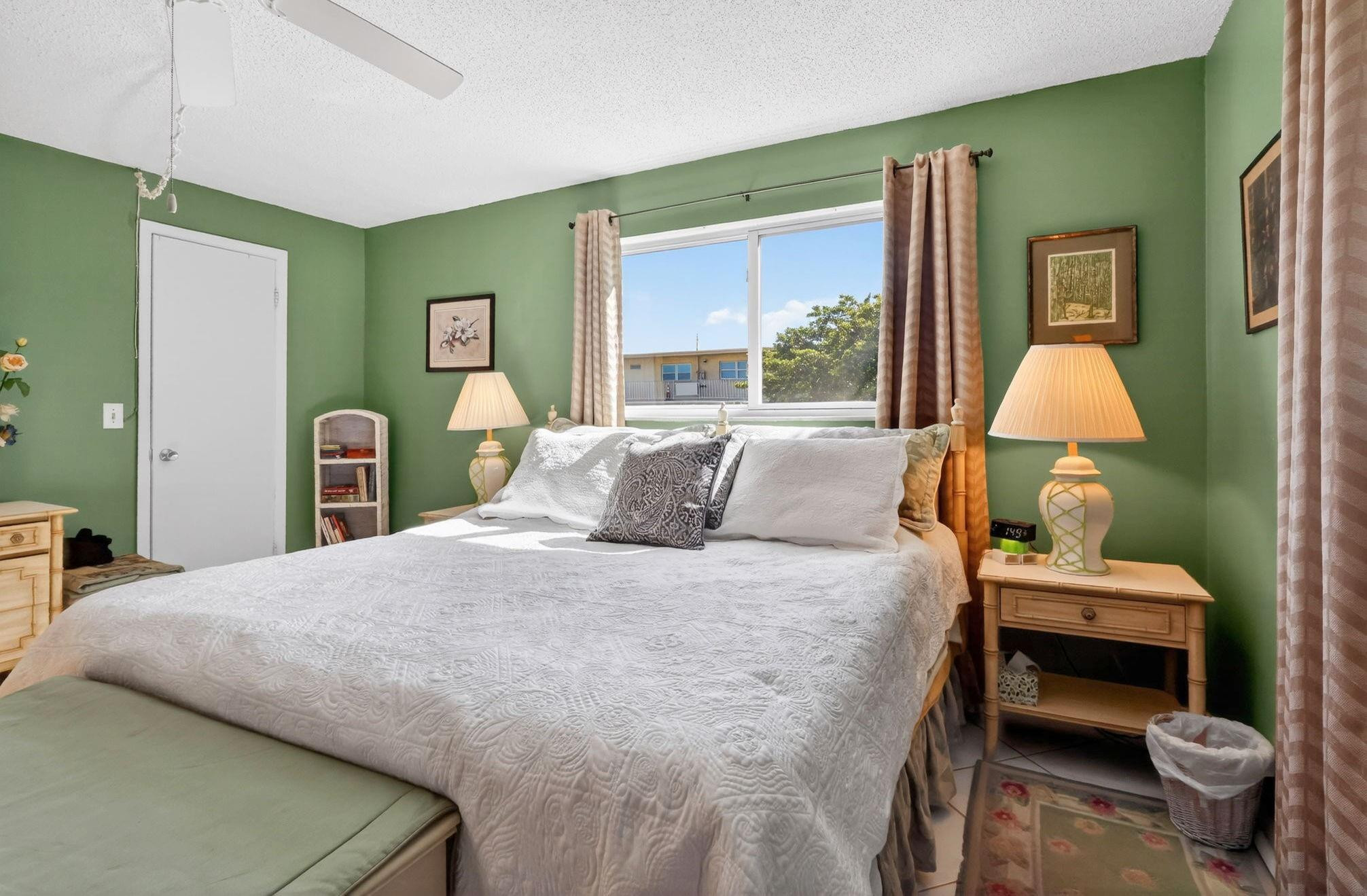 VILLAGE ROYALE FOREST GREEN - Residential