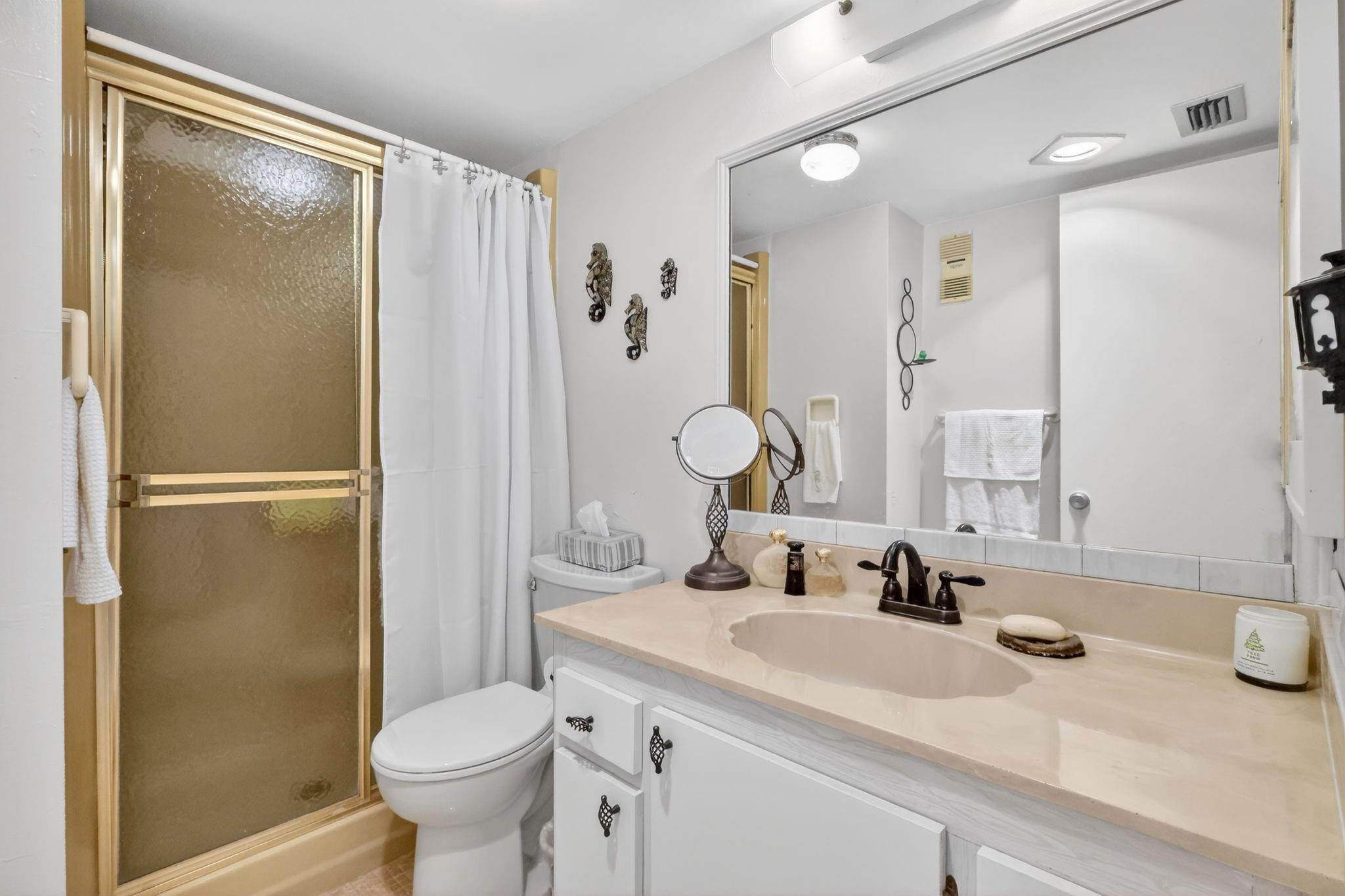 VILLAGE ROYALE FOREST GREEN - Residential