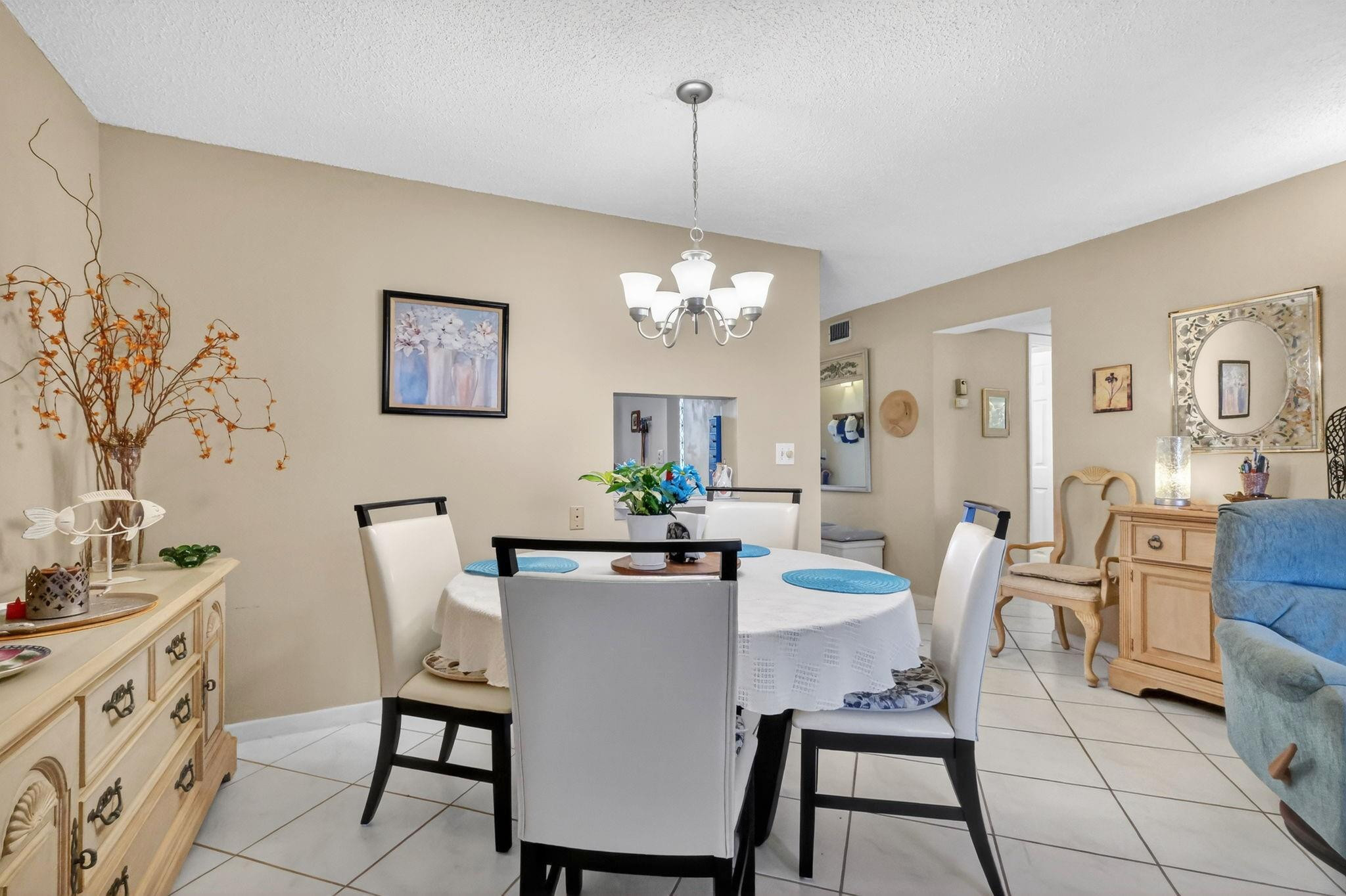 VILLAGE ROYALE FOREST GREEN - Residential