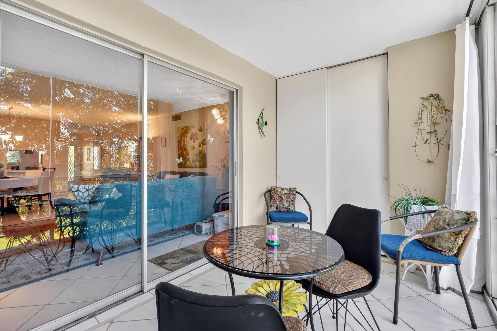 VILLAGE ROYALE FOREST GREEN - Residential