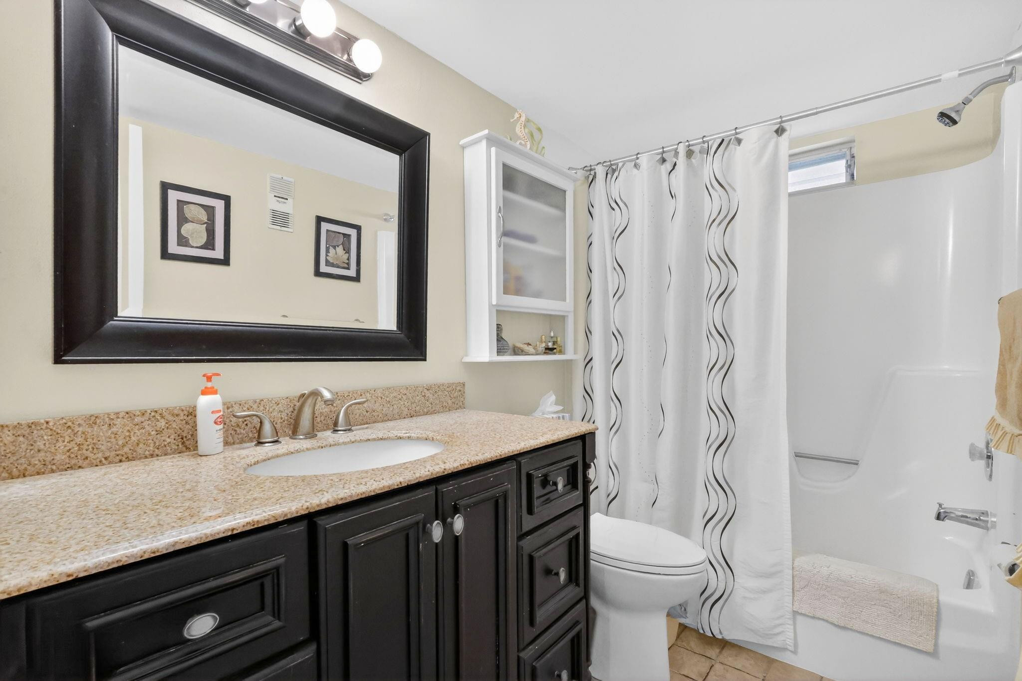 VILLAGE ROYALE FOREST GREEN - Residential