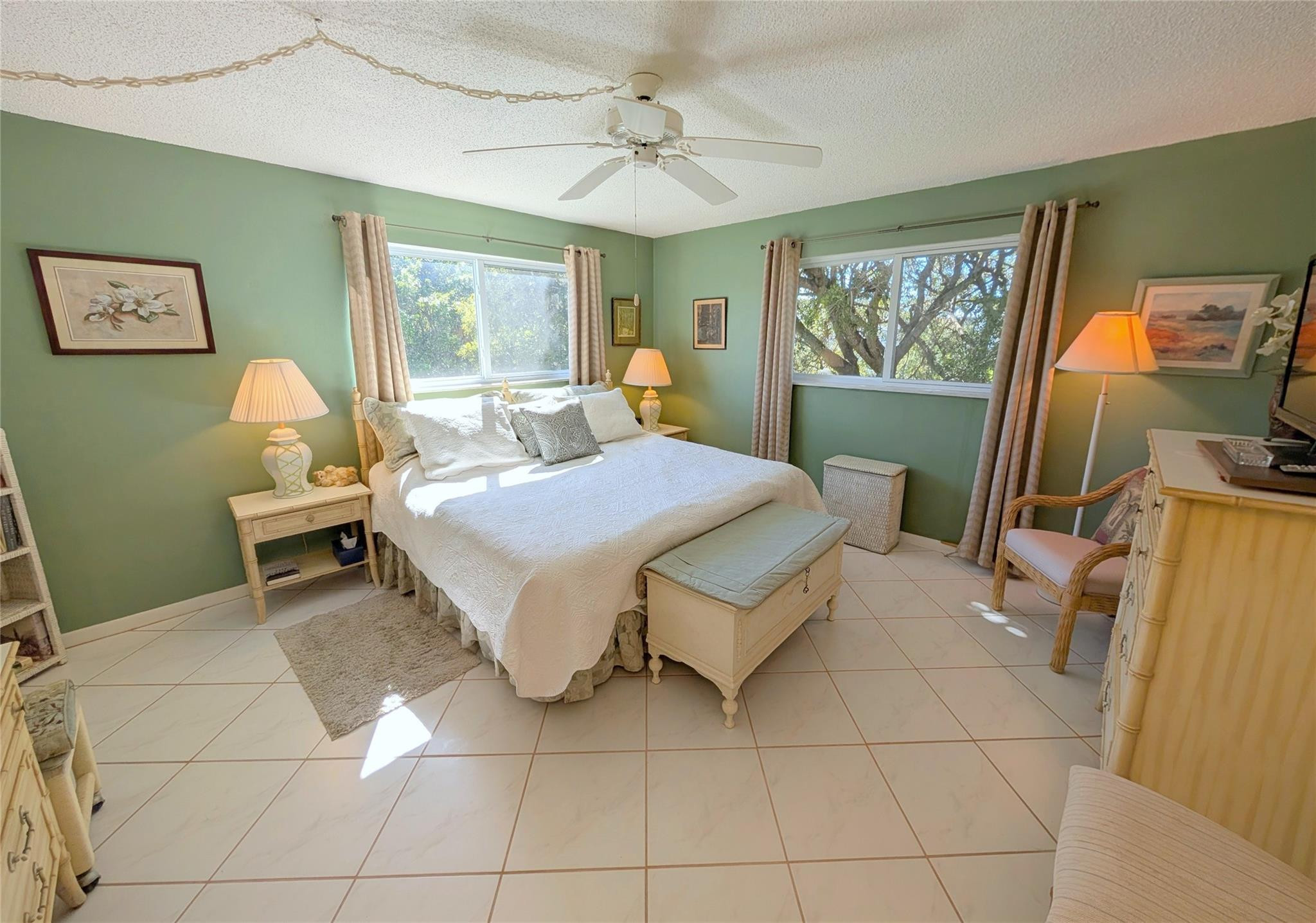 VILLAGE ROYALE FOREST GREEN - Residential