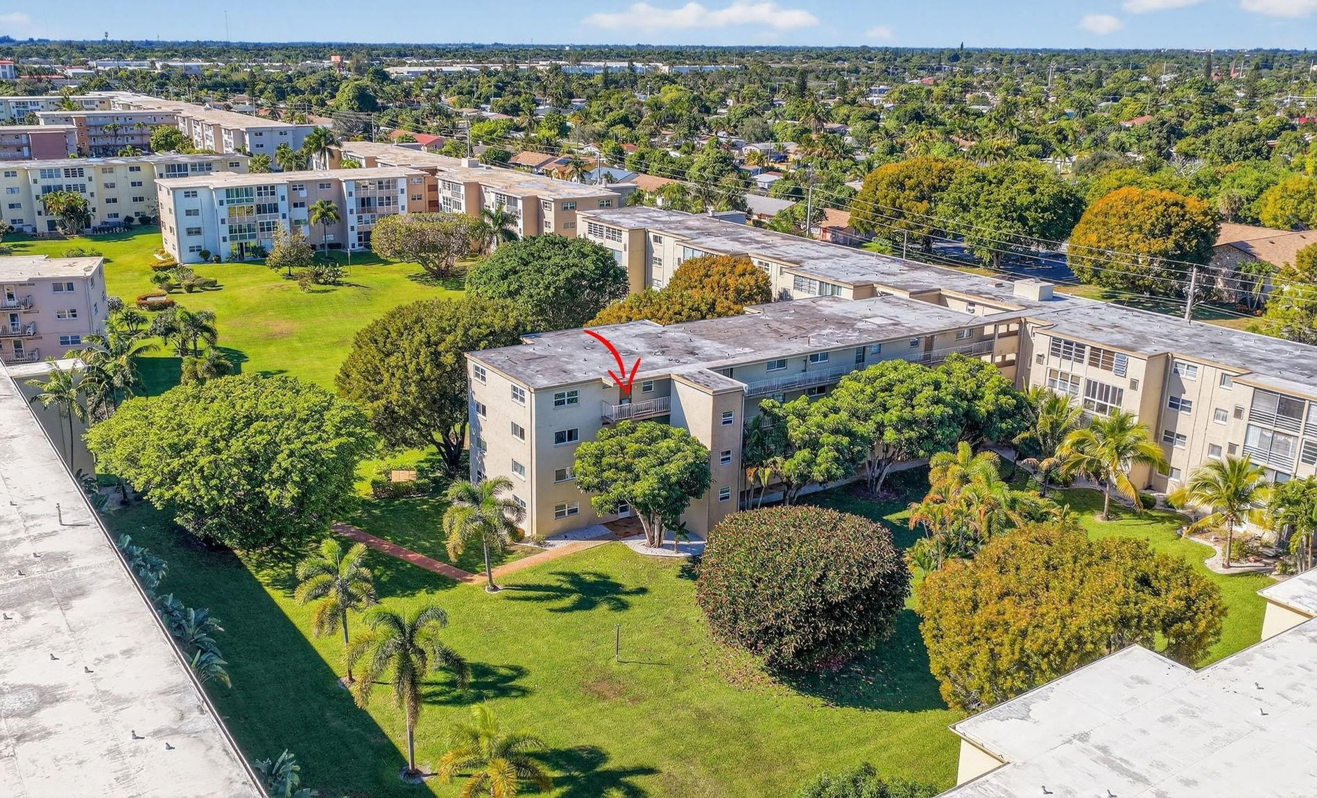 VILLAGE ROYALE FOREST GREEN - Residential