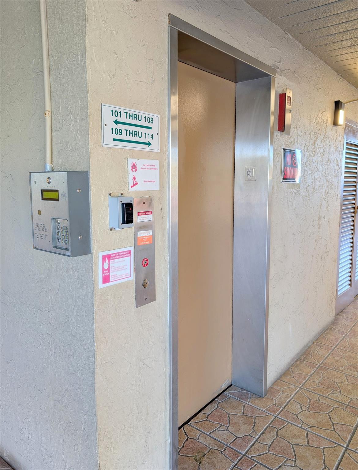 VILLAGE ROYALE FOREST GREEN - Residential