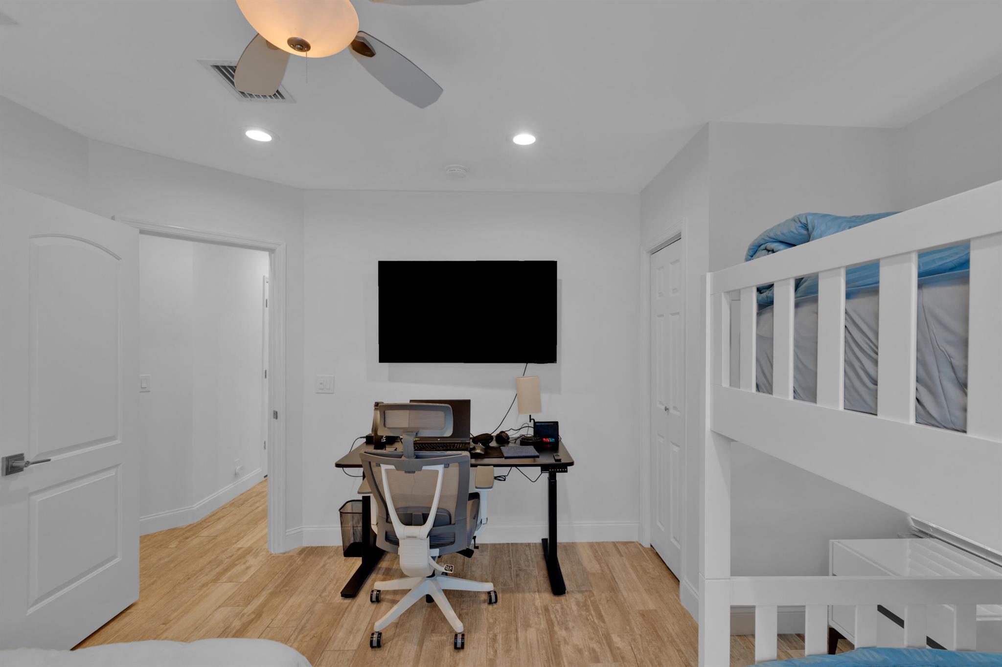 BOCA HARBOUR 5TH SEC - Residential Lease