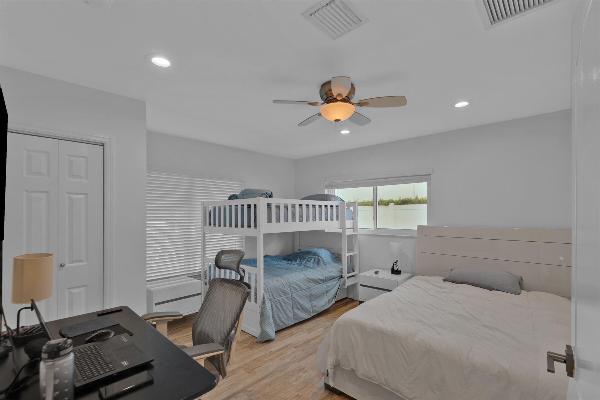 BOCA HARBOUR 5TH SEC - Residential Lease