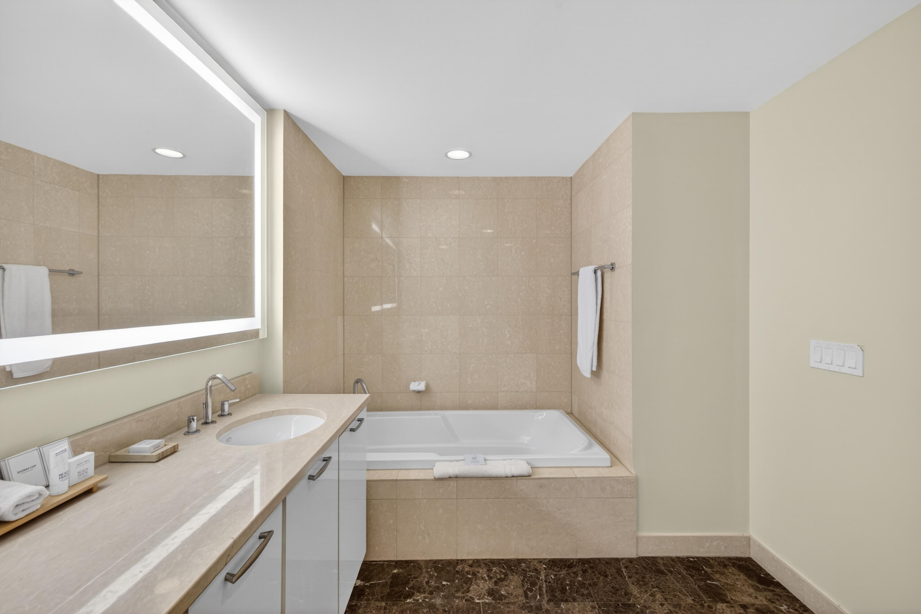 Q CLUB RESORT & RESIDENCES CONDO - Residential