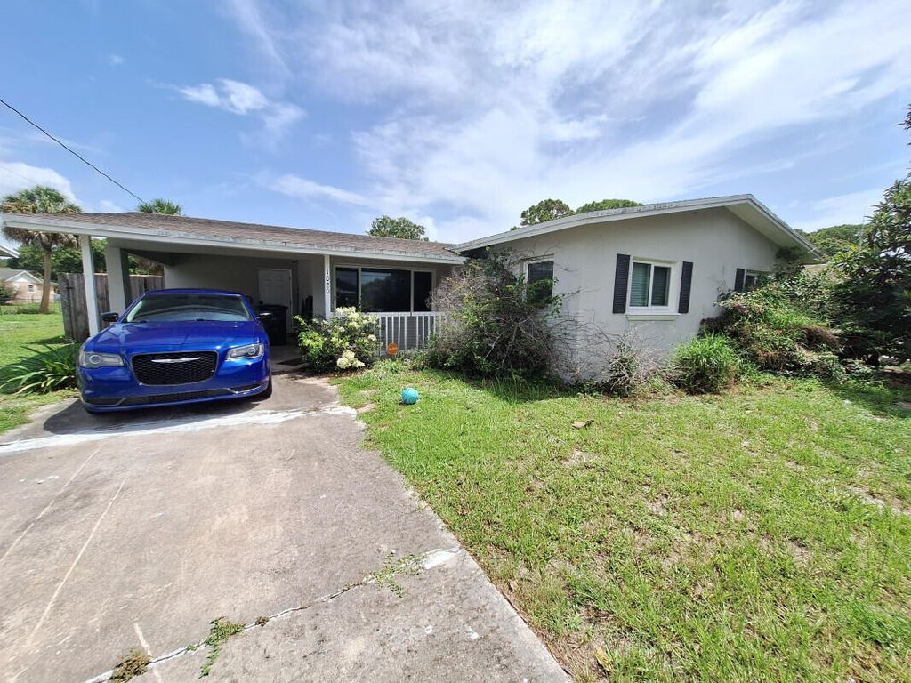 Photo of 1020 Tortugas Avenue, Fort Pierce, FL 34982 (MLS # B26047015)