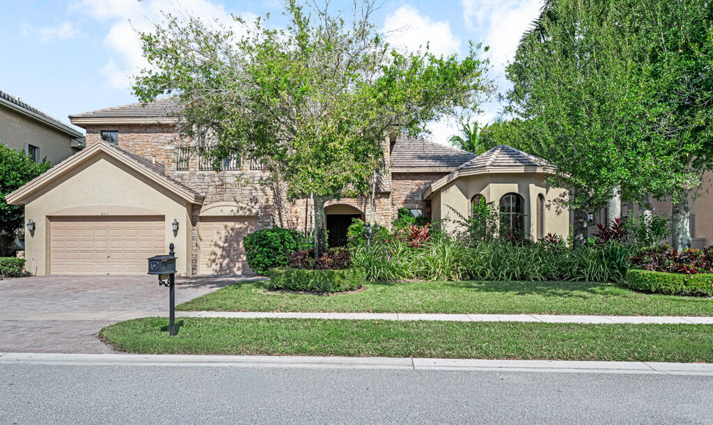 10513 Versailles Boulevard