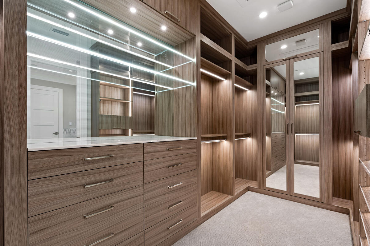 ROYAL PALM YACHT & COUNTRY CLUB - Residential