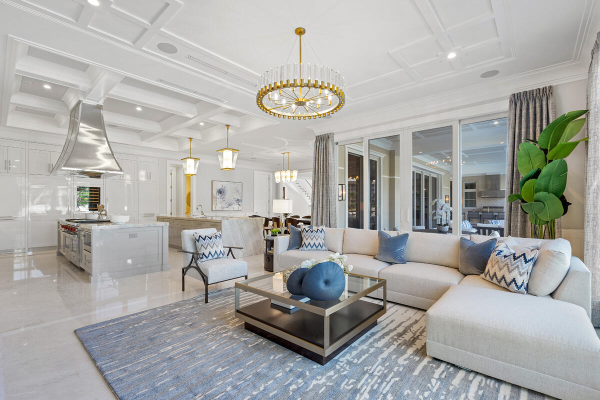 ROYAL PALM YACHT & COUNTRY CLUB - Residential