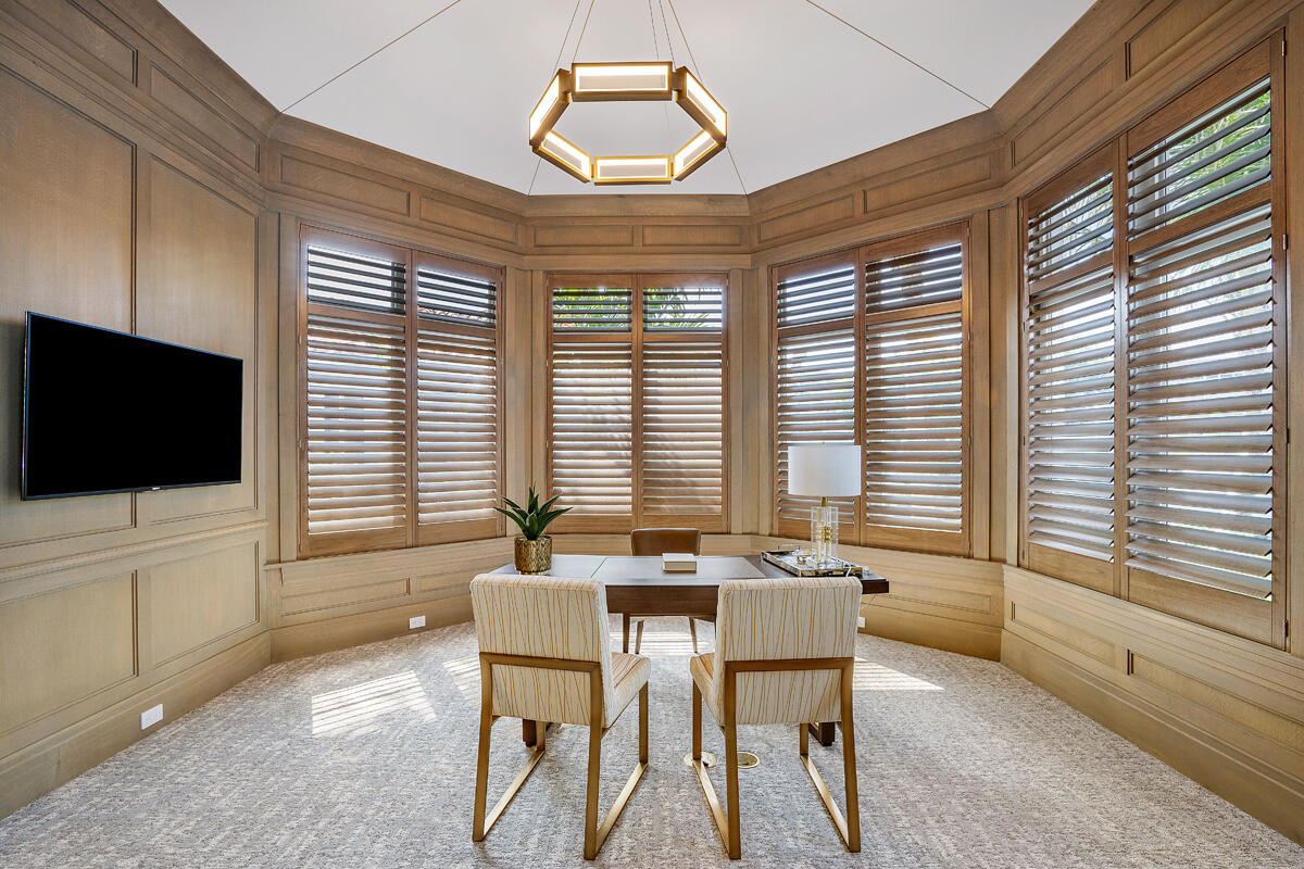 ROYAL PALM YACHT & COUNTRY CLUB - Residential