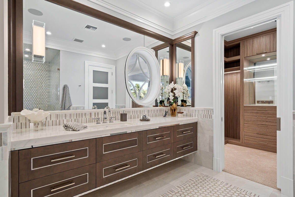ROYAL PALM YACHT & COUNTRY CLUB - Residential