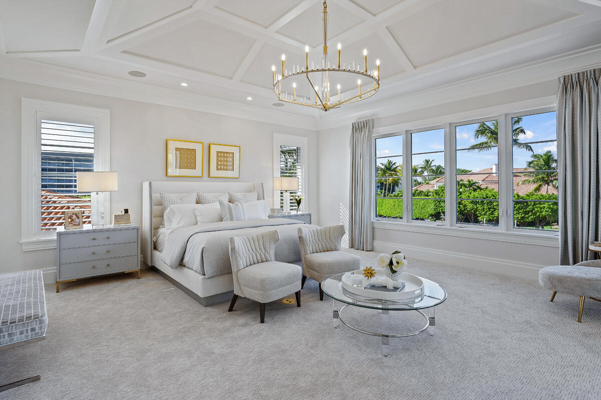ROYAL PALM YACHT & COUNTRY CLUB - Residential