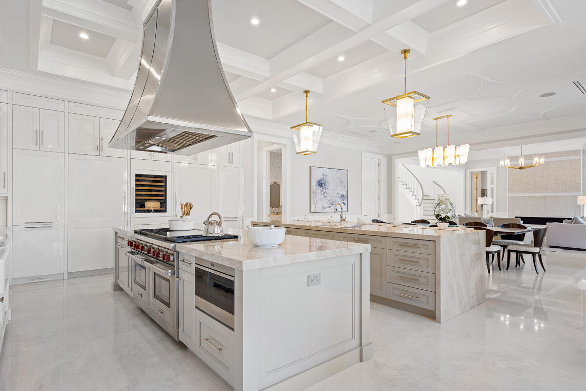 ROYAL PALM YACHT & COUNTRY CLUB - Residential