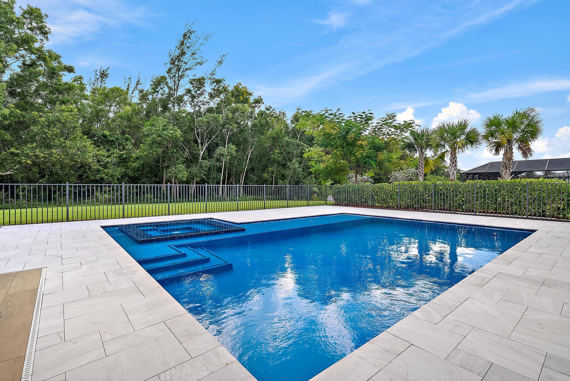 STONEWAL ESTATES, BAY HILL ESTATES - Residential