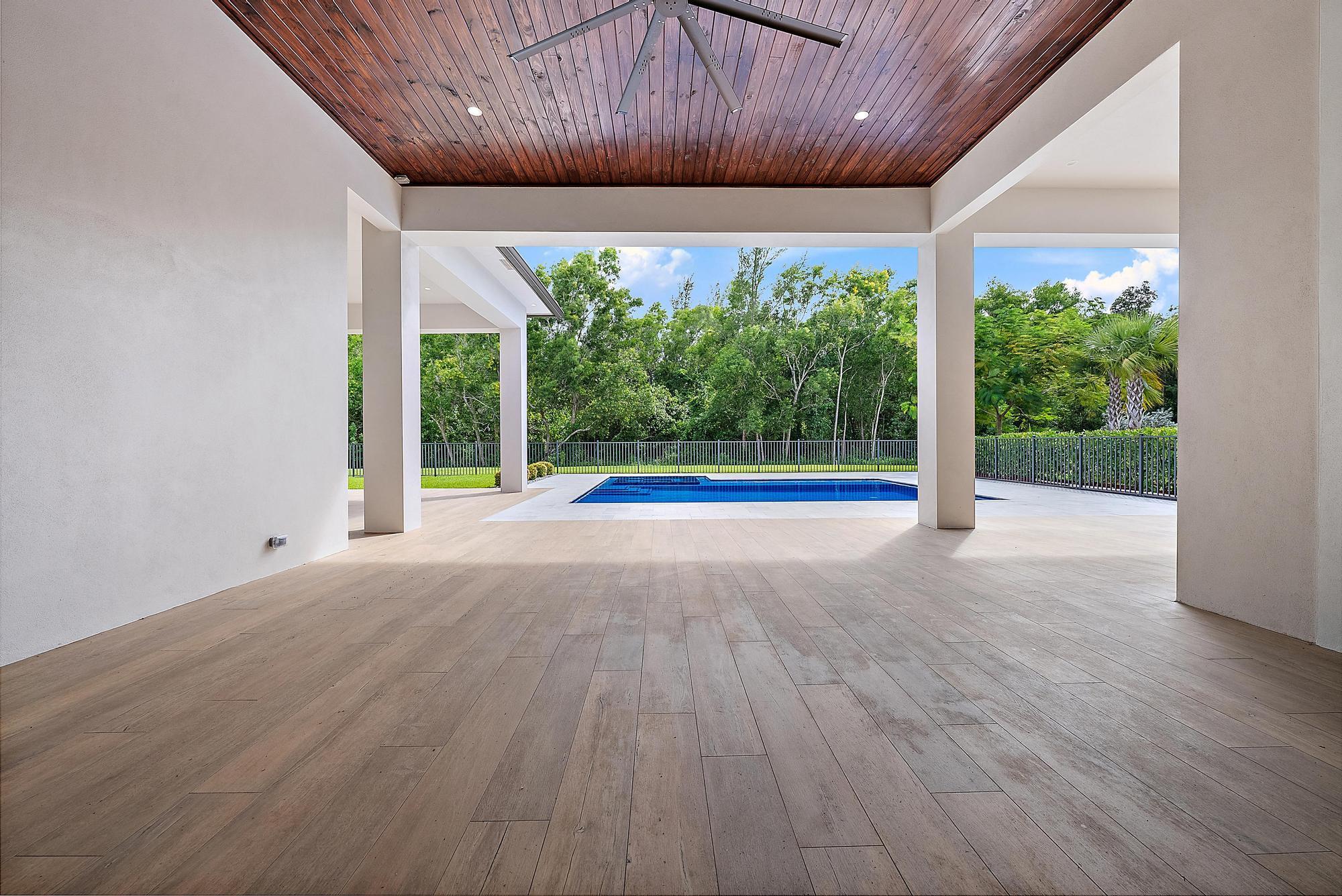 STONEWAL ESTATES, BAY HIL - Residential