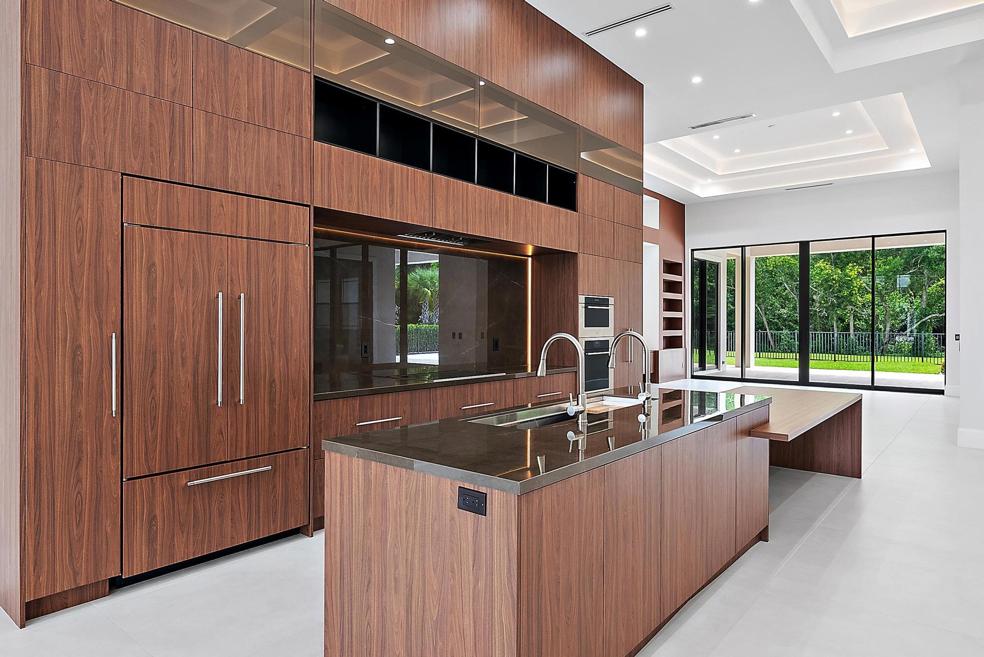 STONEWAL ESTATES, BAY HILL ESTATES - Residential