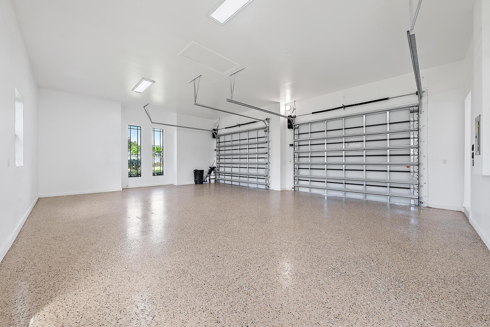 STONEWAL ESTATES, BAY HIL - Residential