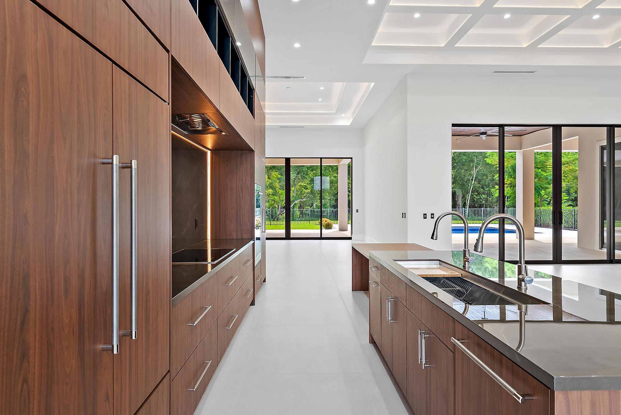 STONEWAL ESTATES, BAY HILL ESTATES - Residential