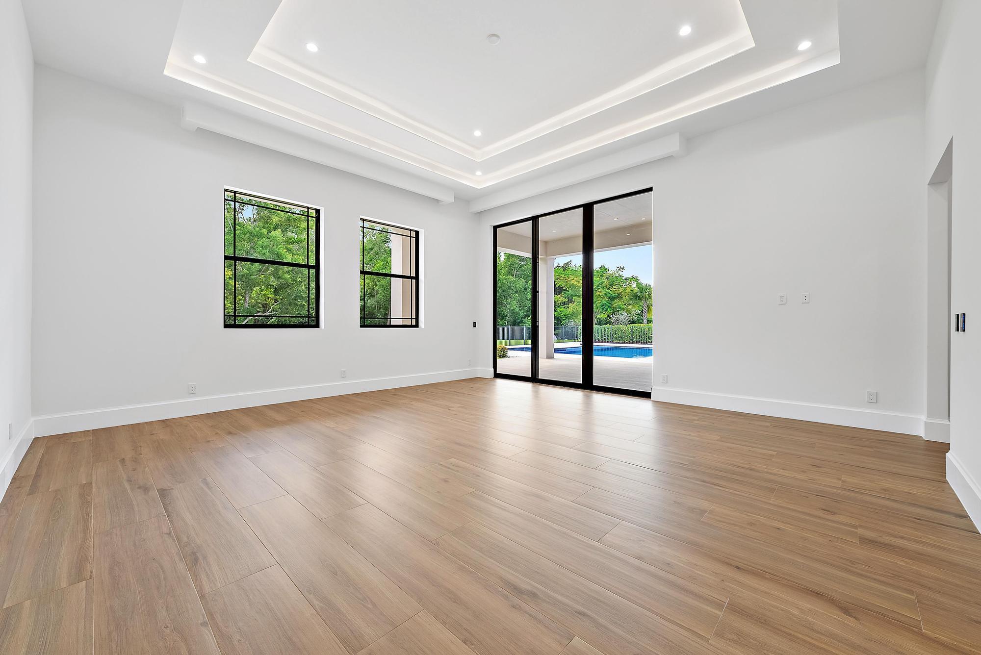 STONEWAL ESTATES, BAY HIL - Residential