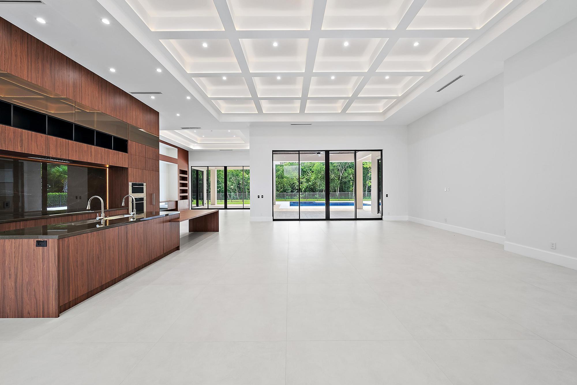 STONEWAL ESTATES, BAY HILL ESTATES - Residential