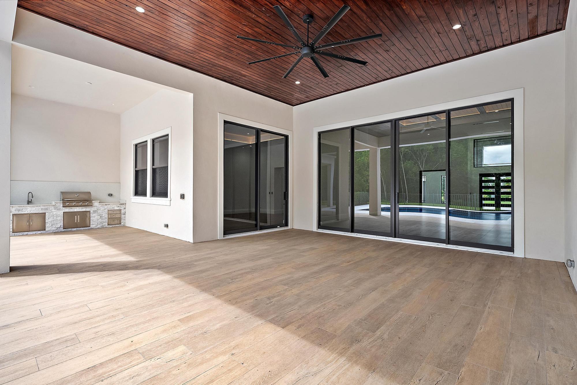 STONEWAL ESTATES, BAY HIL - Residential