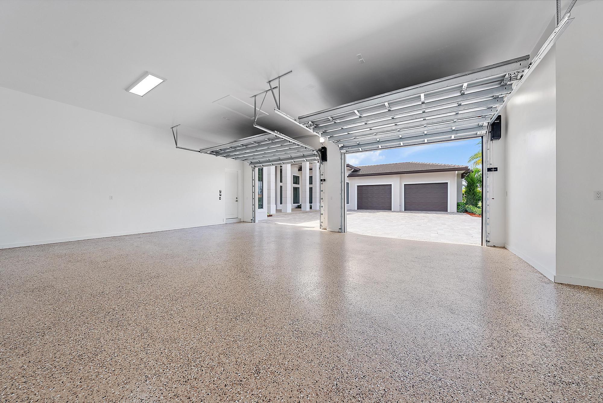 STONEWAL ESTATES, BAY HIL - Residential