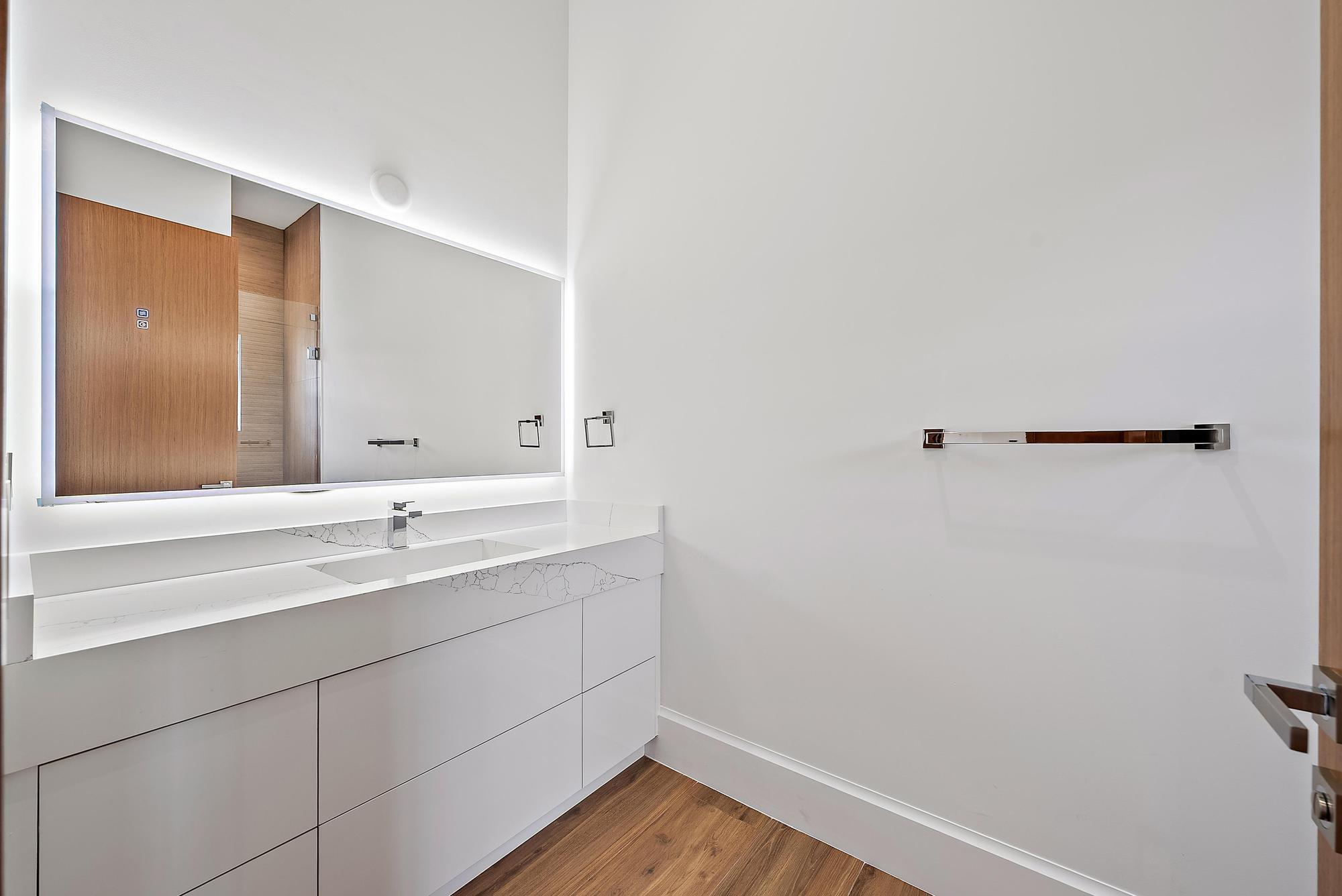 STONEWAL ESTATES, BAY HIL - Residential