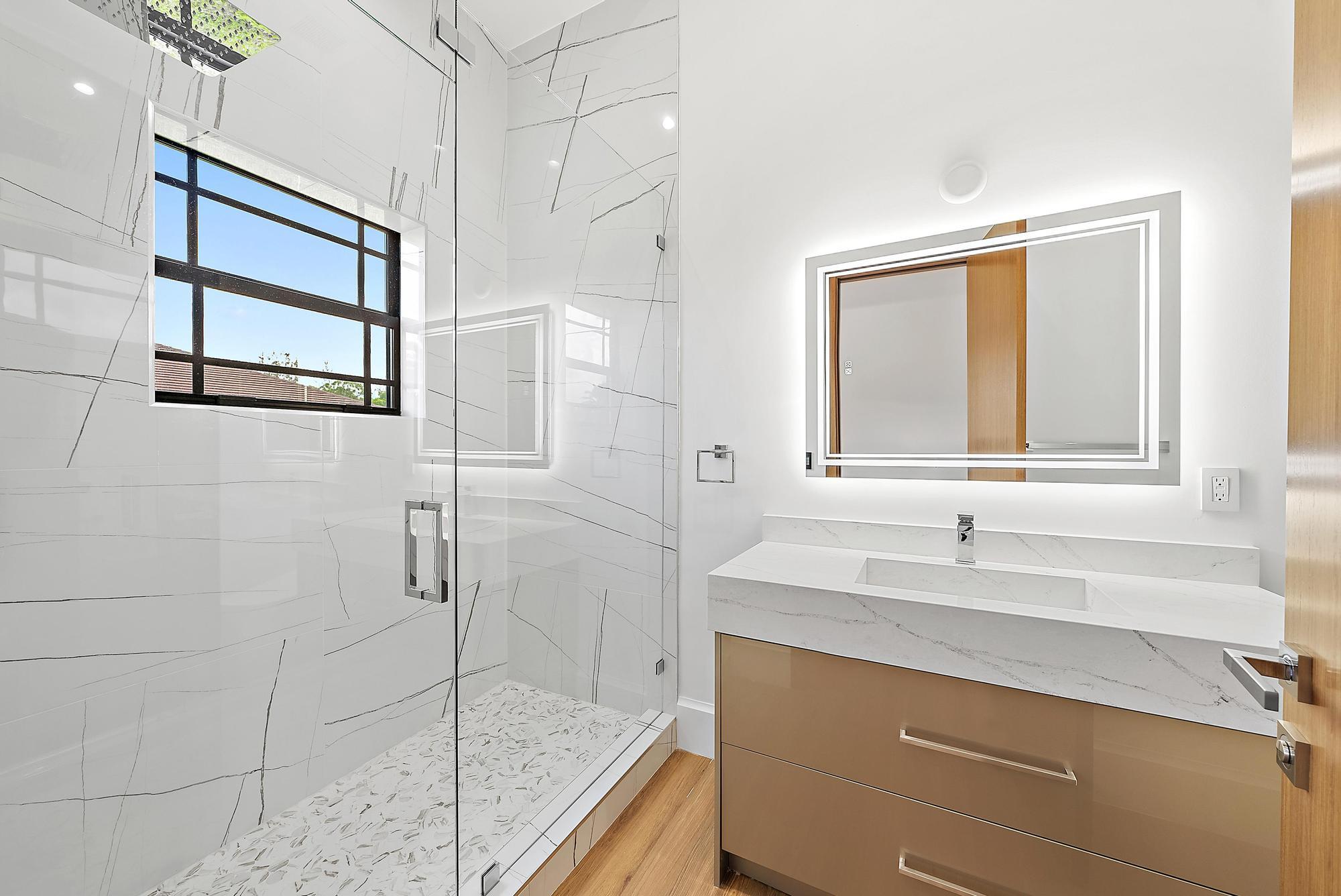 STONEWAL ESTATES, BAY HILL ESTATES - Residential