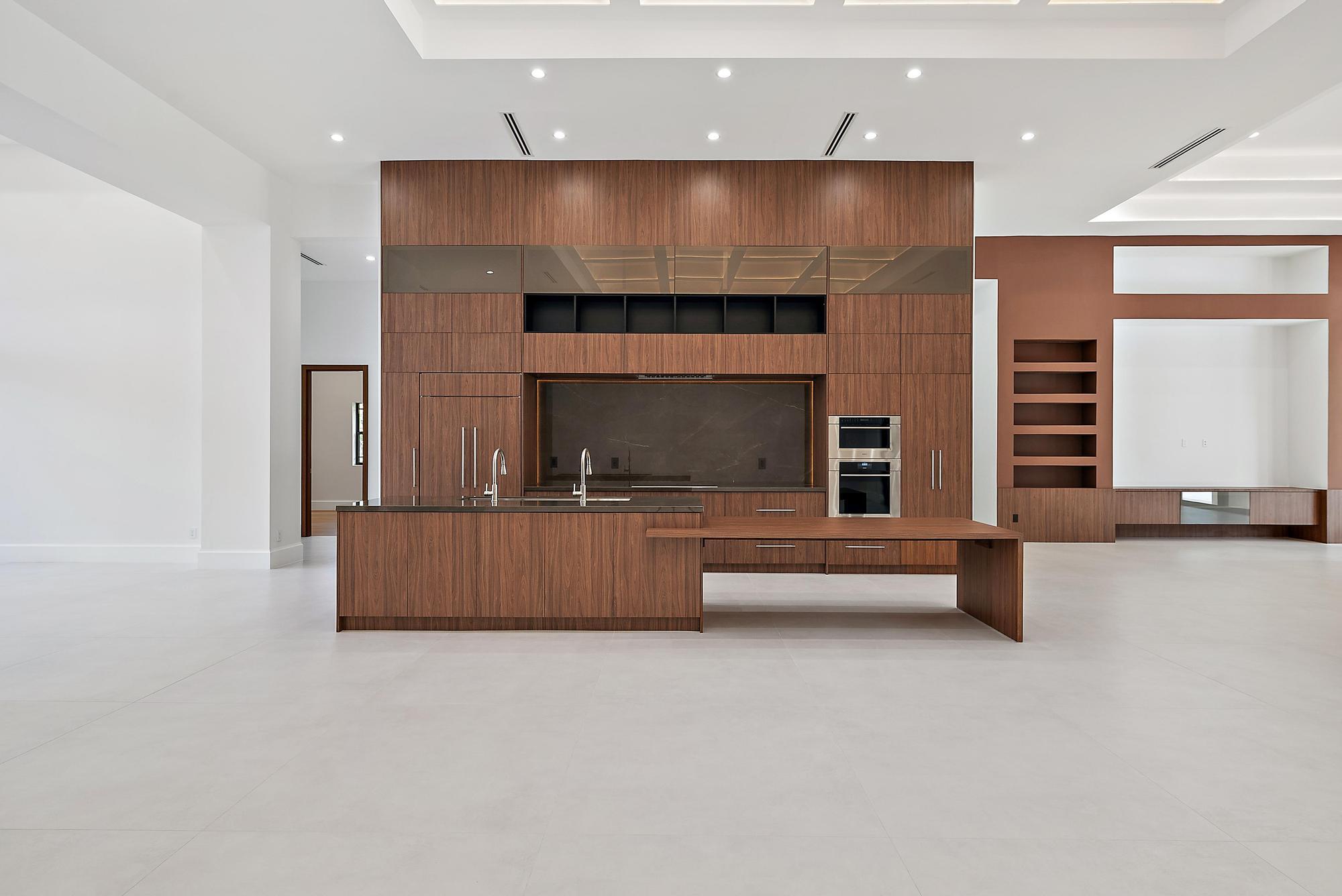 STONEWAL ESTATES, BAY HILL ESTATES - Residential