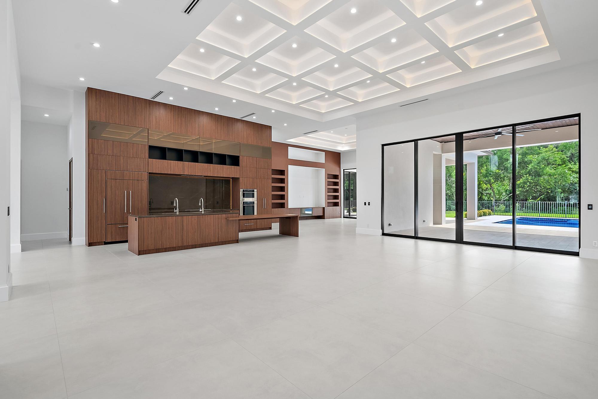 STONEWAL ESTATES, BAY HILL ESTATES - Residential