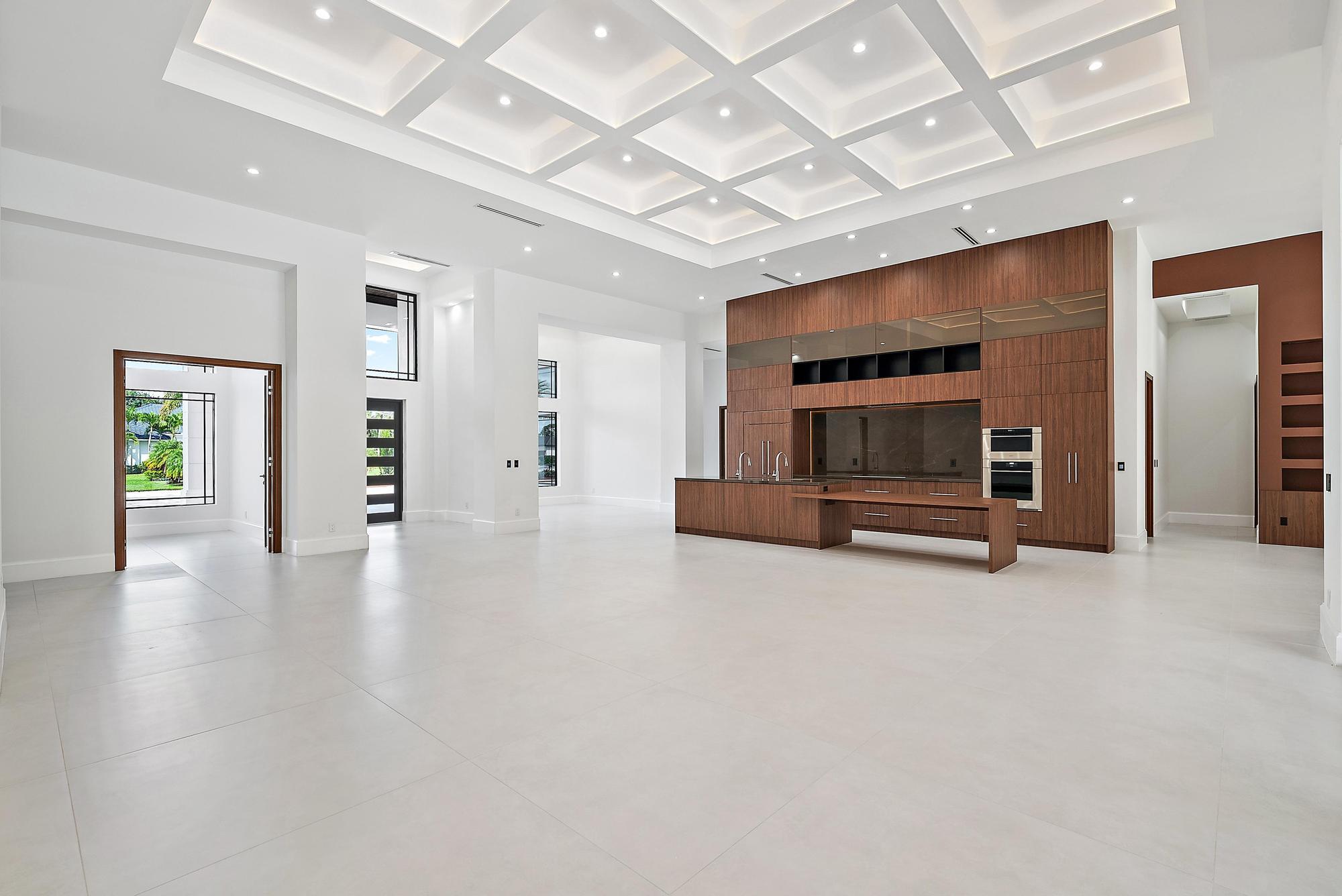 STONEWAL ESTATES, BAY HILL ESTATES - Residential