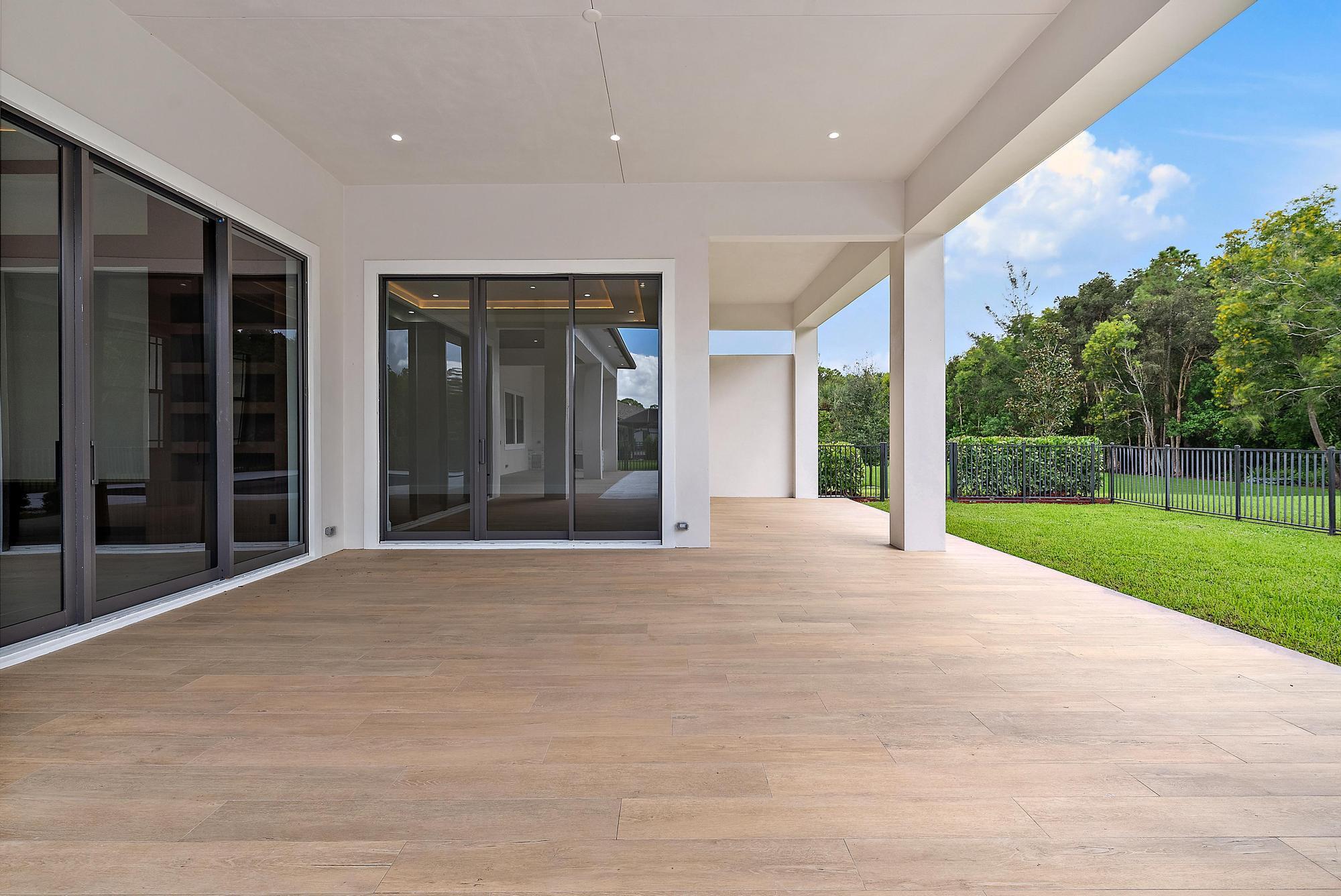 STONEWAL ESTATES, BAY HILL ESTATES - Residential