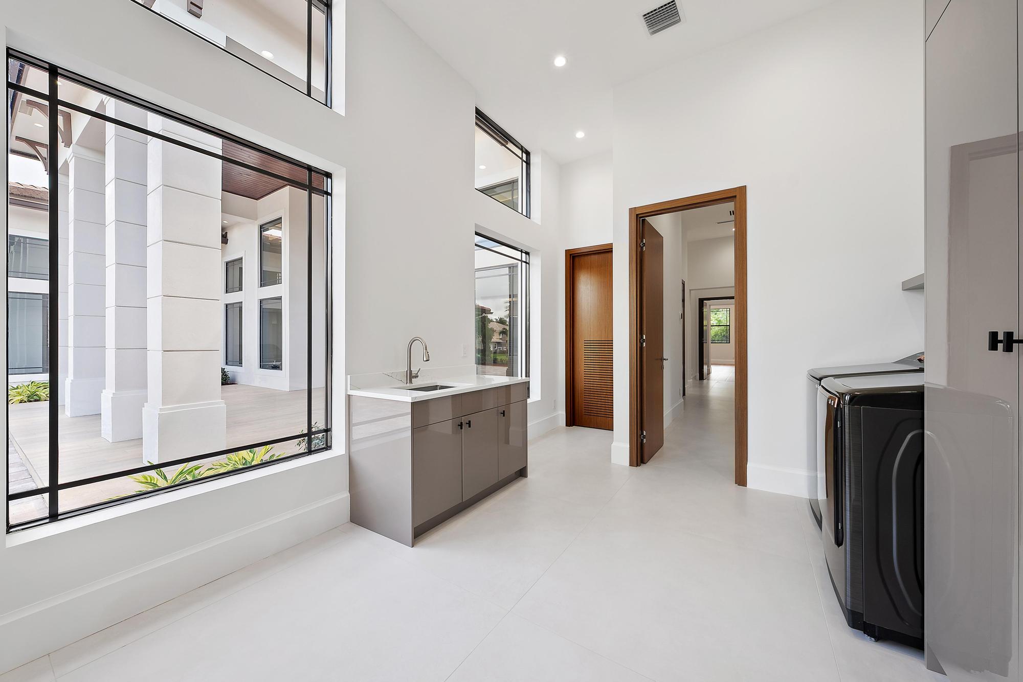 STONEWAL ESTATES, BAY HILL ESTATES - Residential