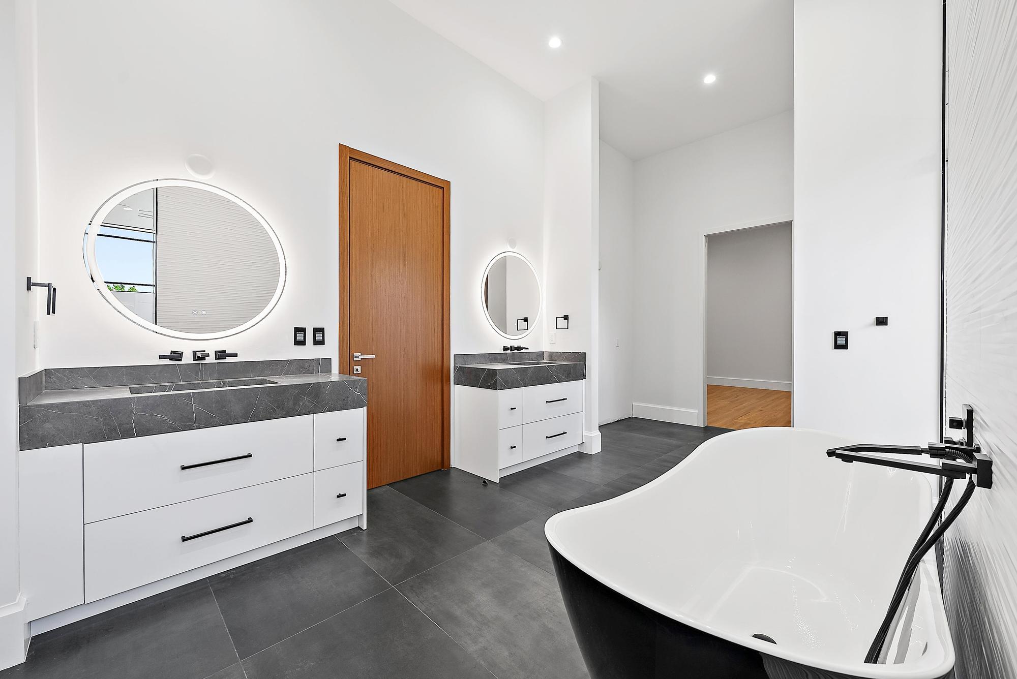 STONEWAL ESTATES, BAY HILL ESTATES - Residential