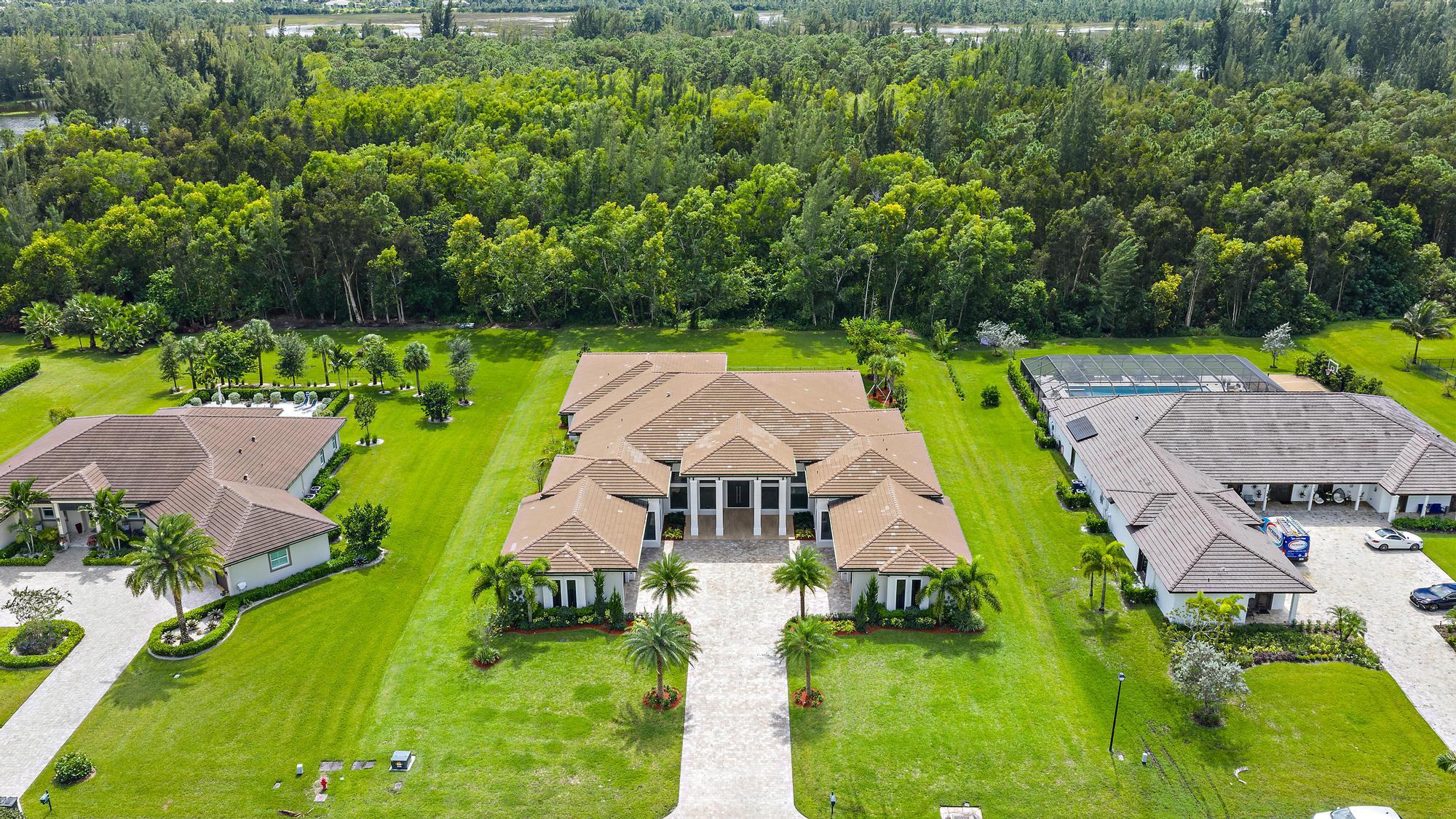 STONEWAL ESTATES, BAY HILL ESTATES - Residential