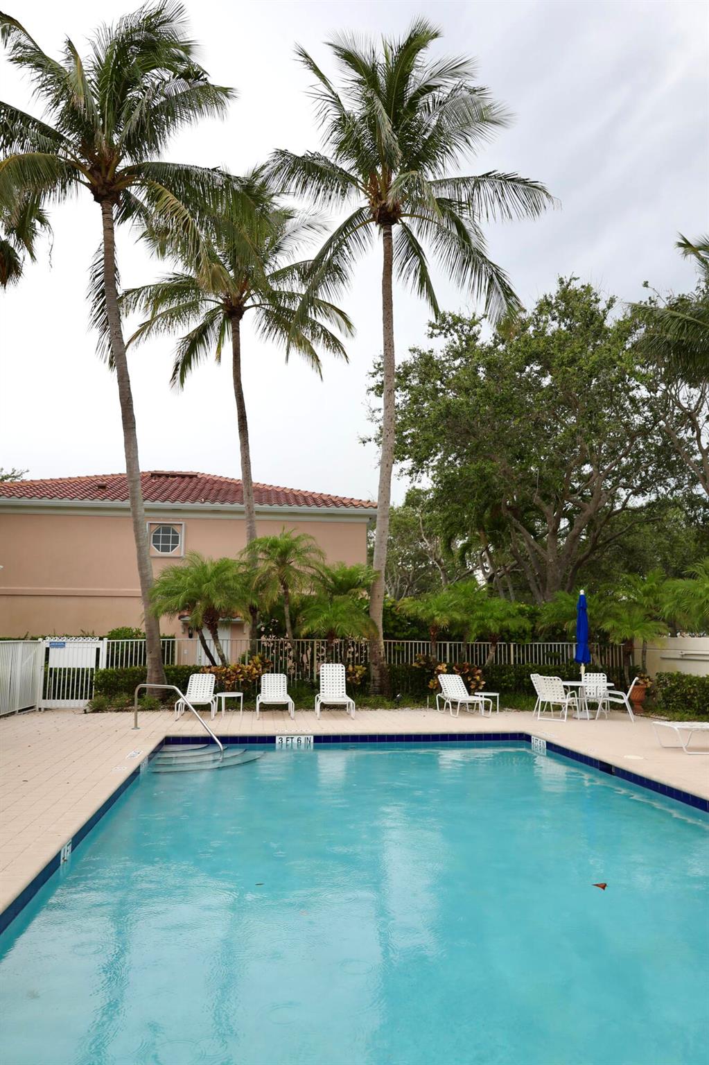 TEQUESTA OAKS - Residential Lease