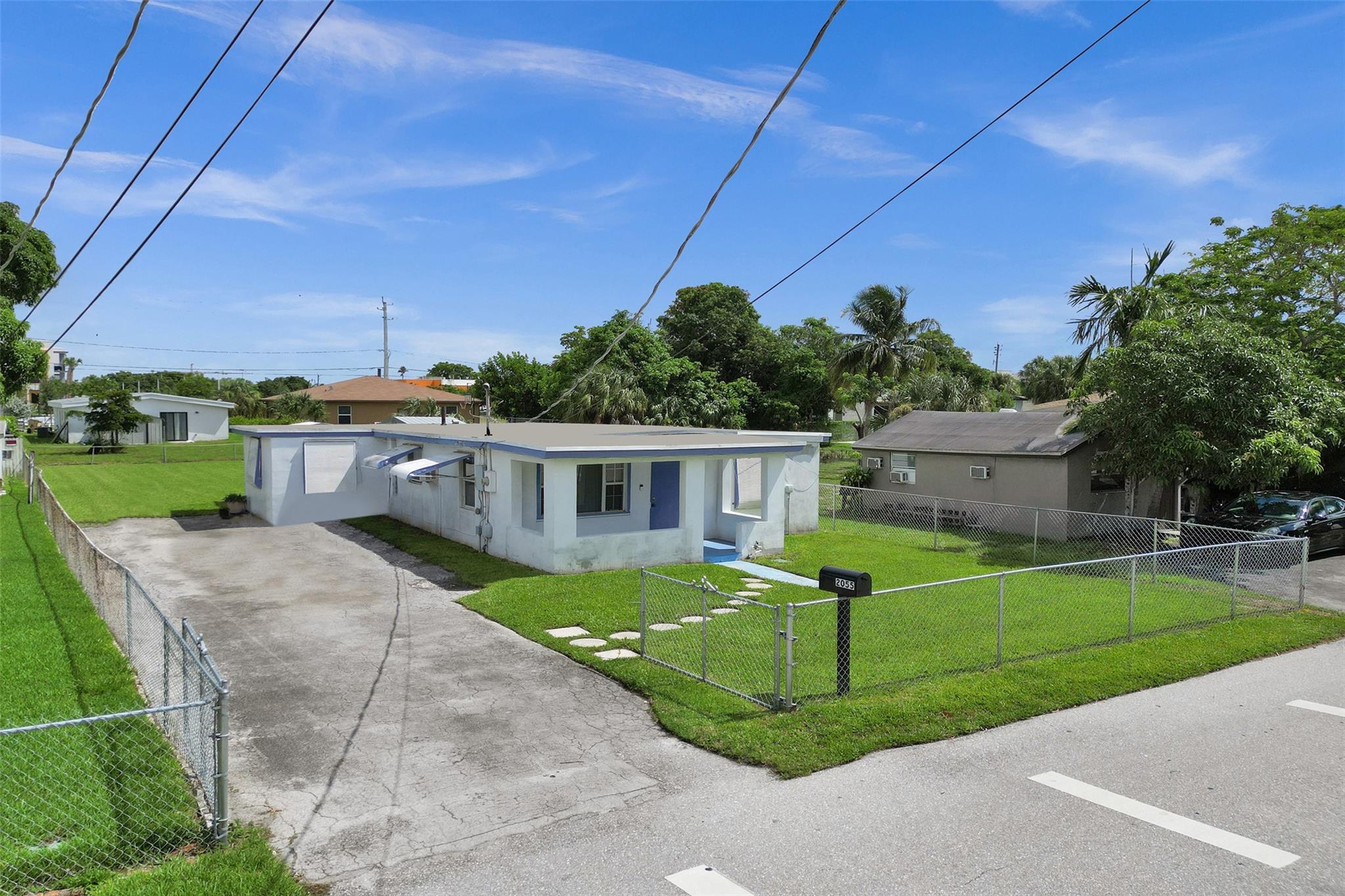 2055 NW 8th St