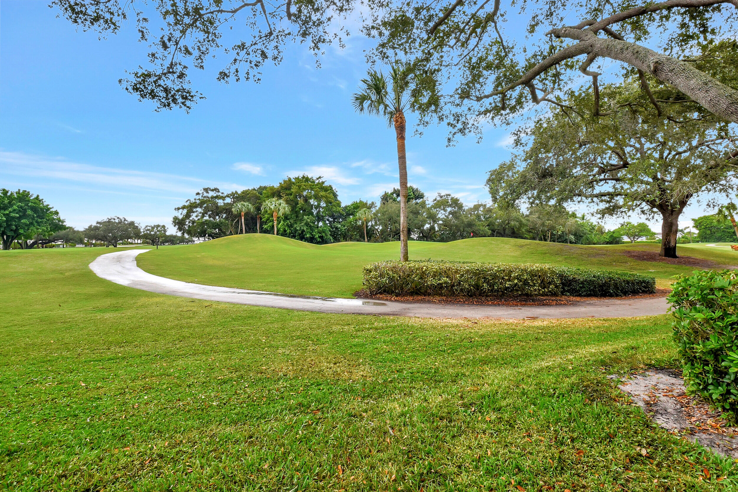 FAIRWAYS AT BOCA GOLF & TENNIS CONDO - Residential