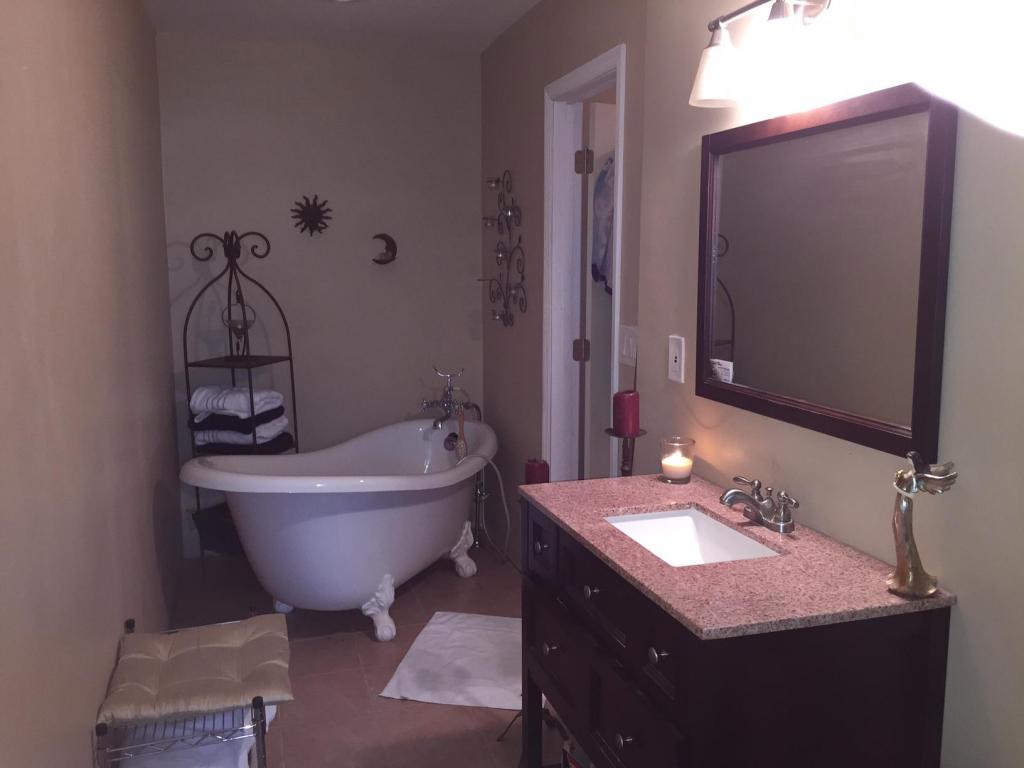 EASTWOOD - Residential Lease